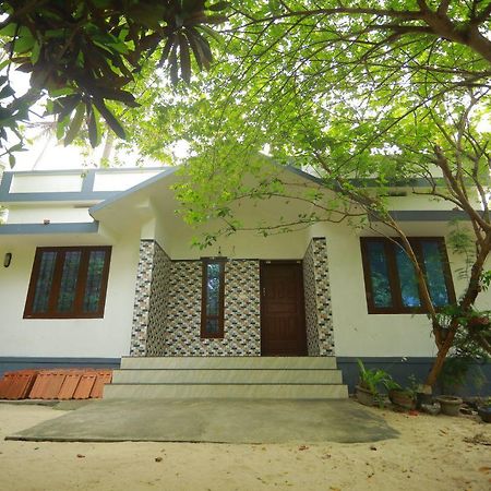 Marari Stella Vich Villa Homestay Turavur Екстер'єр фото